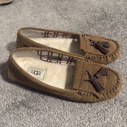 Ugg shoes size 7 gently used