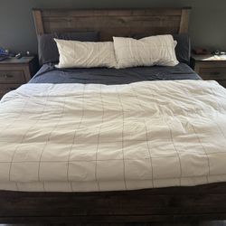 Bed Frame Set - Trinell (Ashley’s Furniture)
