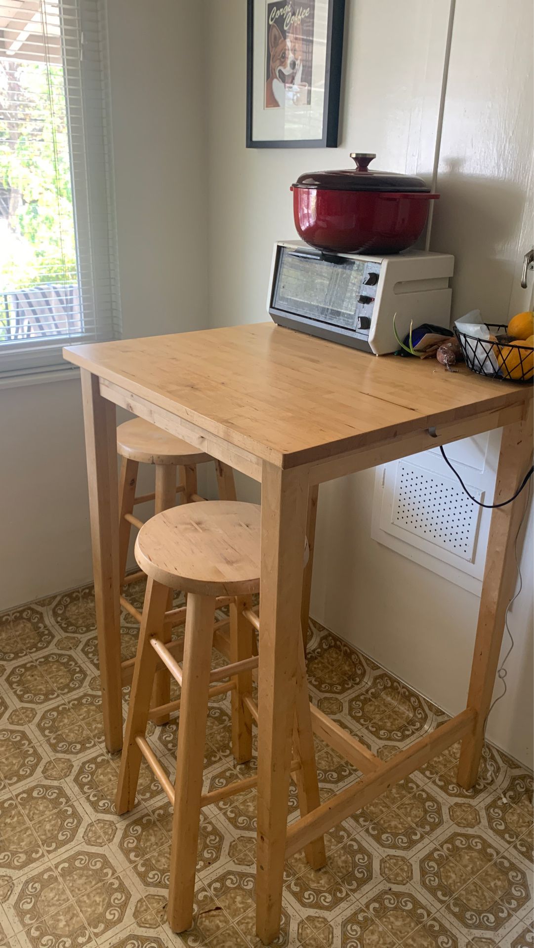 Tall Kitchen table with 3 matching stools