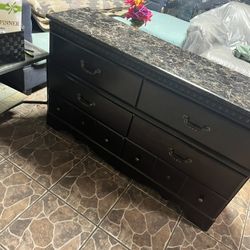 Dresser And Upright Dresser / Cajonera 