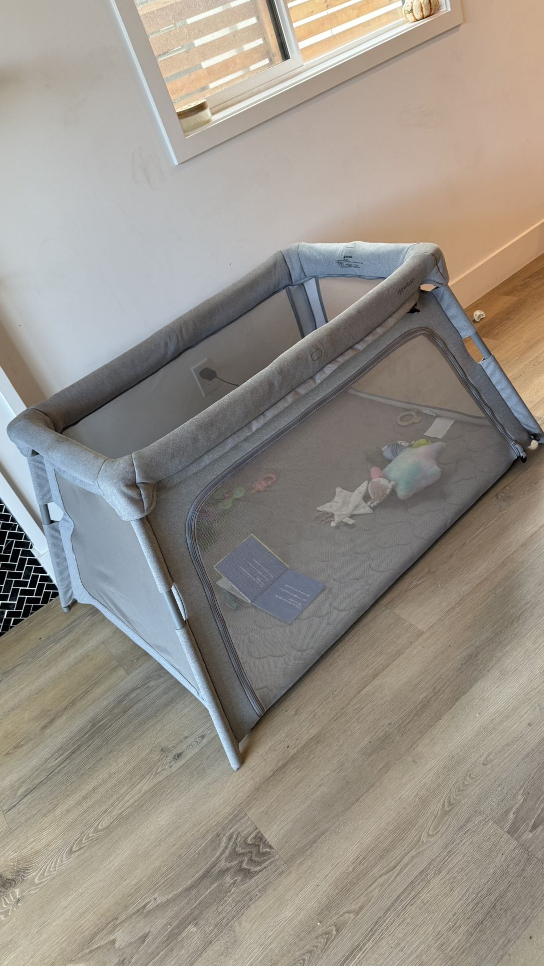 Newton Baby Playard / Breathable Travel Crib 