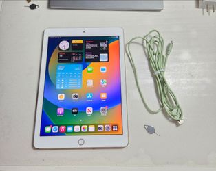 Ipad pro like new condition 128gb storage icloud unlocked, CARRIER UNLOCKED or best offers