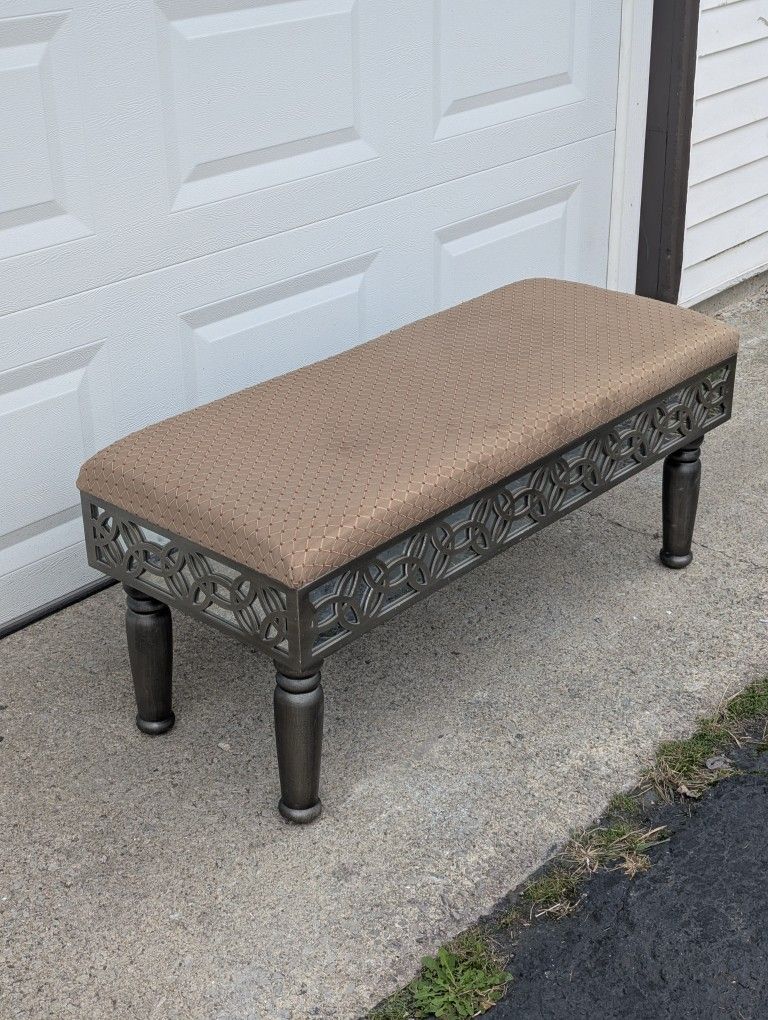 gorgeous sitting bench