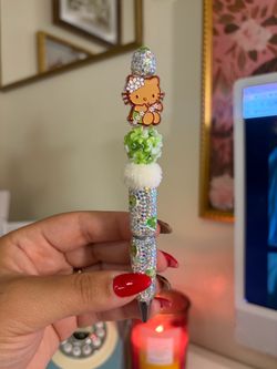Hello kitty Hawaiian beaded pen