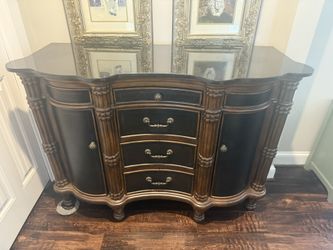 Beautiful Decorate Chest