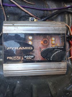 800 watt pyramid amp