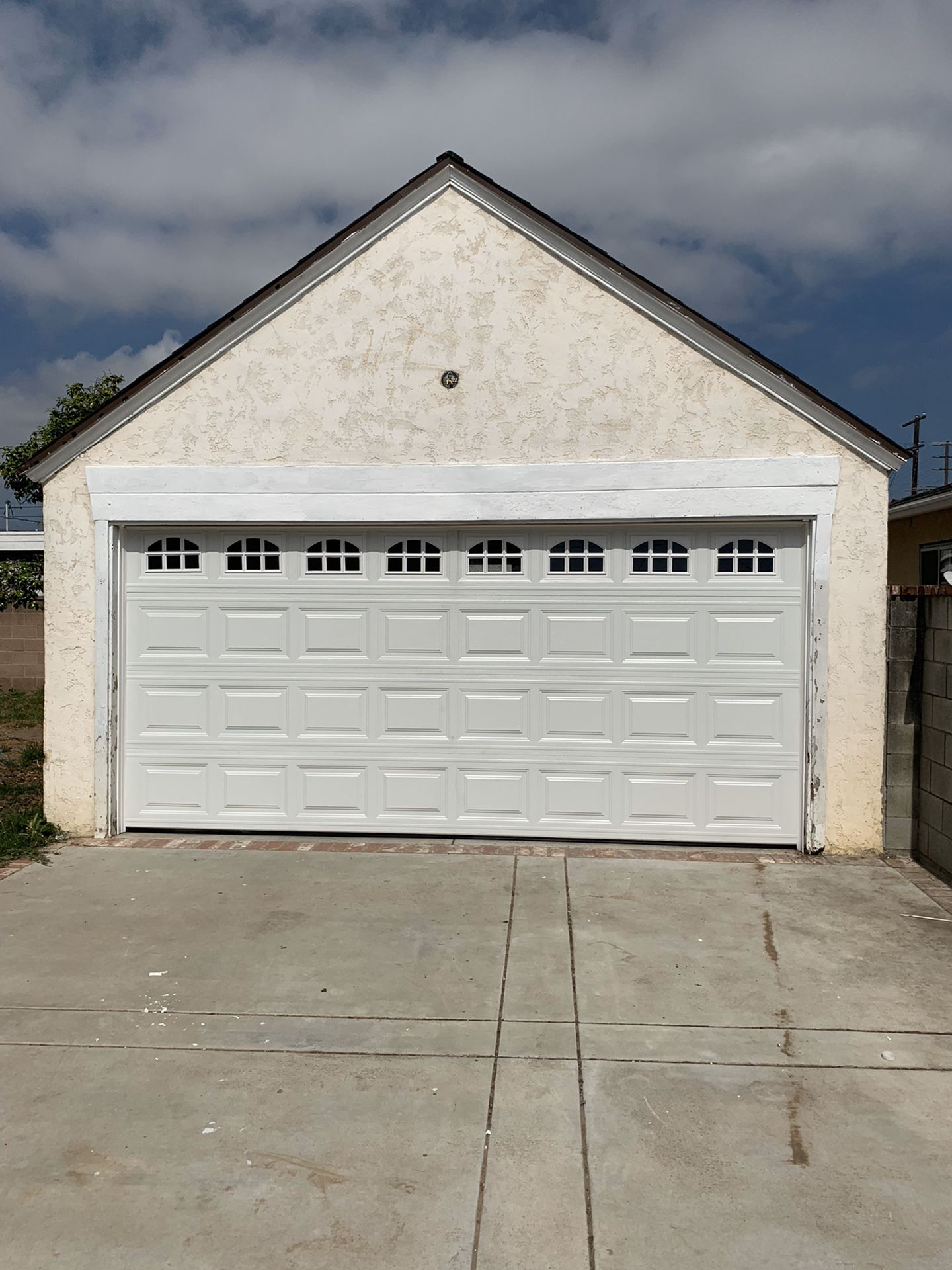 Doble garage door