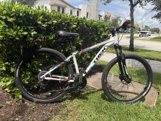 Bicycle TREK MARLIN 6