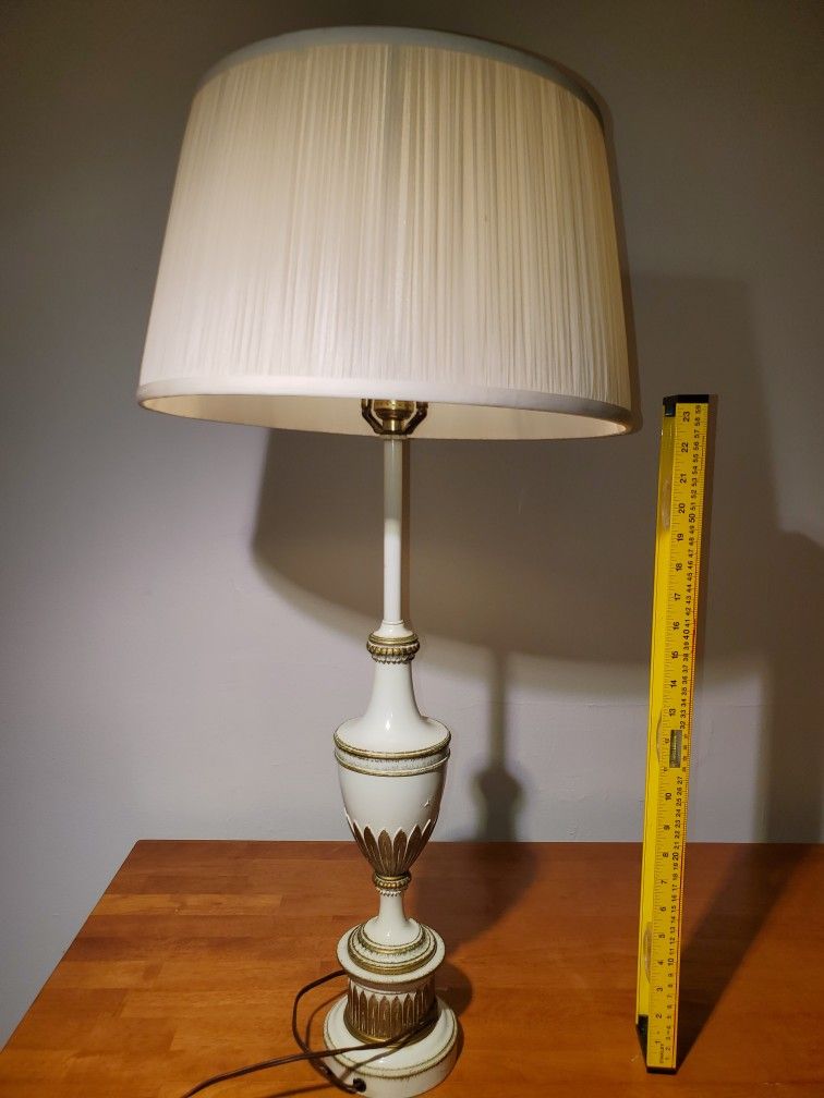 Vintage MCM USA Made Stiffel Brass & White Enamel Table Lamp Hollywood Regency