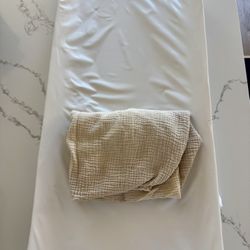 Munchkin Secure Grip Waterproof Baby Diaper Changing Pad 16 x 31”