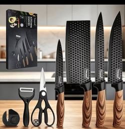Brand New  7 -Piece Kitchen  Knife 🔪