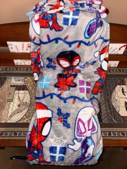Spidey/Friends Christmas Blanket