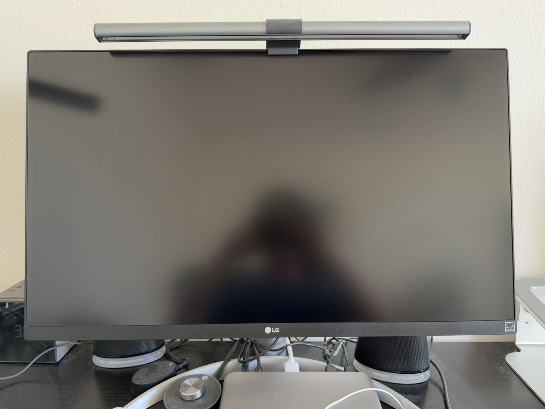 LG 27” 4K UHD IPS LED Monitor w/ HDR & AMD FreeSync