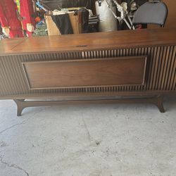 GE Antique Furniture/ Record Player 