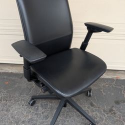 Steelcase Think V2 Fully Loaded Ergonomic Office Desk Task Chair