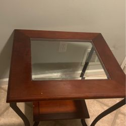 Nice table light and strong