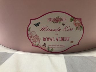 Miranda Kerr four teacups and saucers