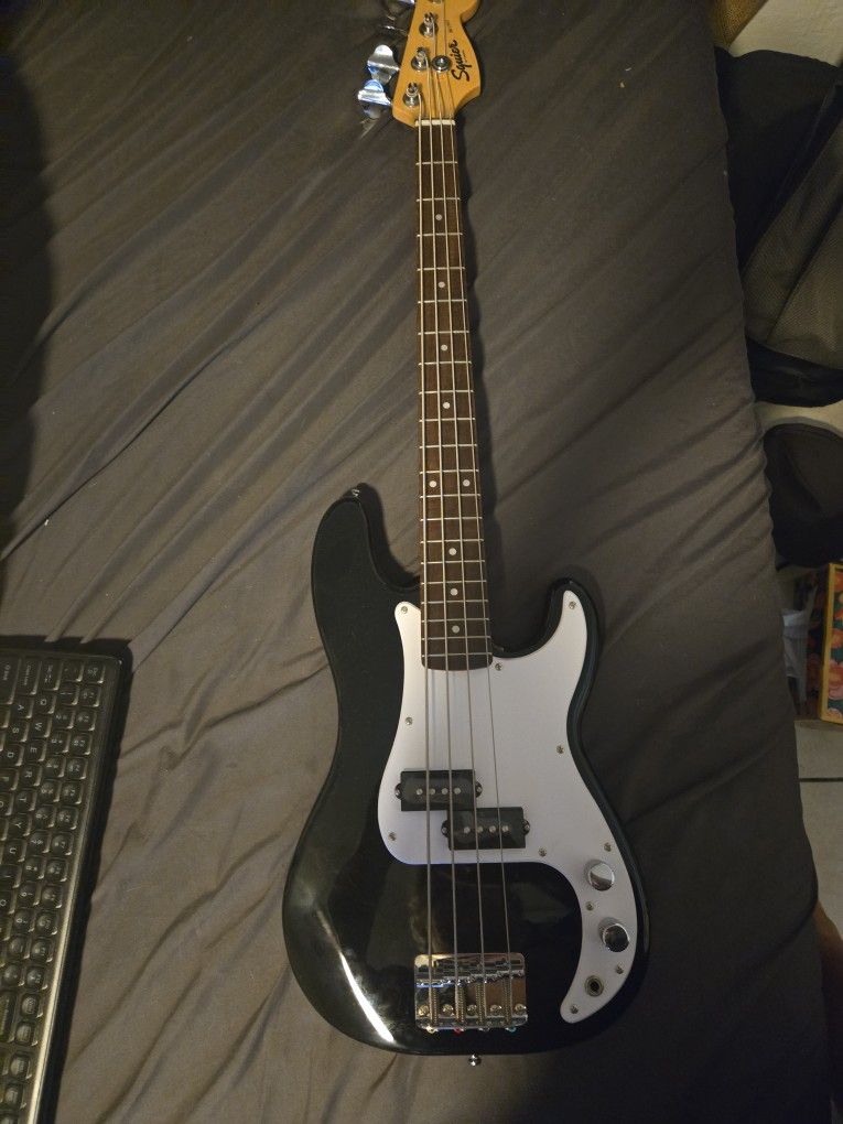 Fender Squier Mini Percision Bass