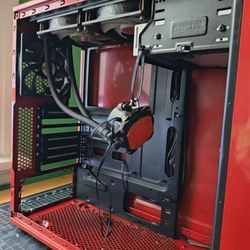 Fractal case, CoolerMaster AIO CPU Cooler, Be quiet 850W PSU, Dell 1080p 60hz 