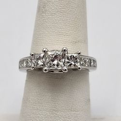 14kt White Gold 1.5cttw Diamond Ring 
