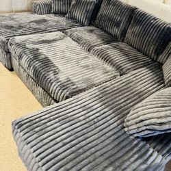 Super Nice Cozy Sectional 