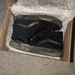 Black And Camo Vans Size 8.5