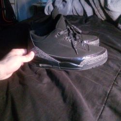 Black Cats 3s Size 9