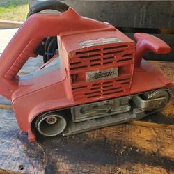 Milwaukee SFM1700  Belt Sander