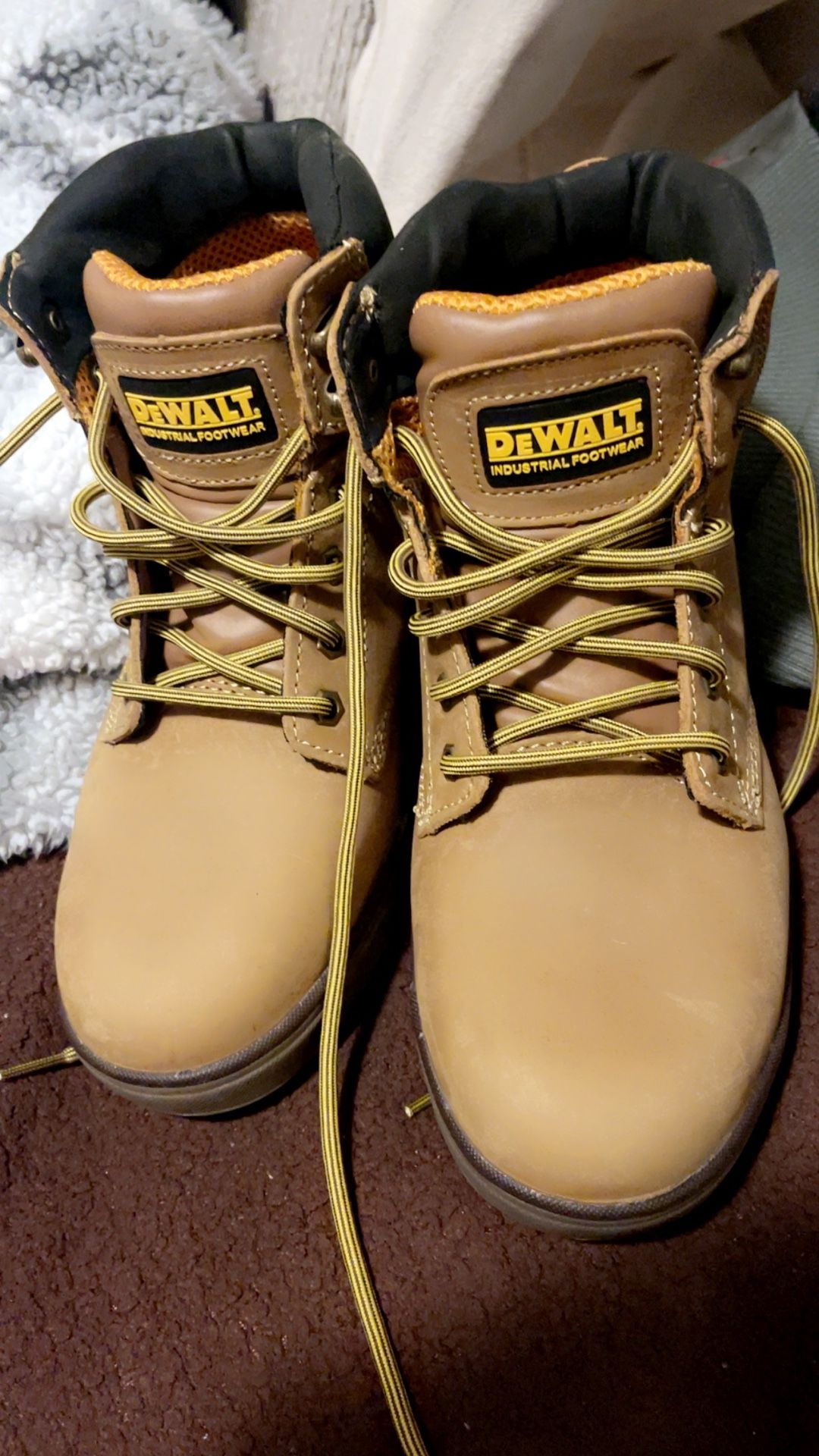 New Dewalt Working Boots Size 9
