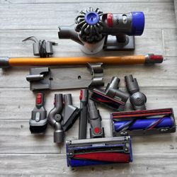 Dyson v8 Absolute cordless Vacuum 