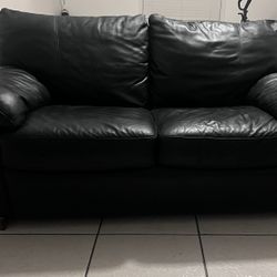 Leather Love Seat 