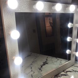 Custom Made & Framed Hollywood Vanity Light Up Mirror -NEW -Beautiful -77064 zip code
