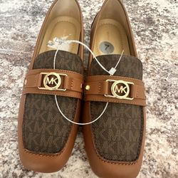 New Michael Kors Loafers Size 7