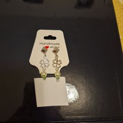 Uniquely Cool And Beautiful DIY And Crafted Earrings