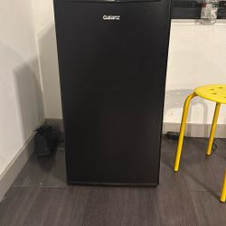 Galanz Mini Fridge 
