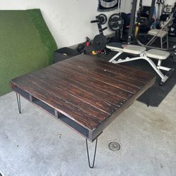 Rustic Industrial Coffee Table – Solid Wood & Metal Legs