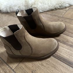 UGG Chelsea Boots US Size 5 EU 37