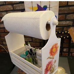 Custom paper towel holder