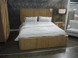 Universal Westmont King Panel Bed - Natural Oak Finish