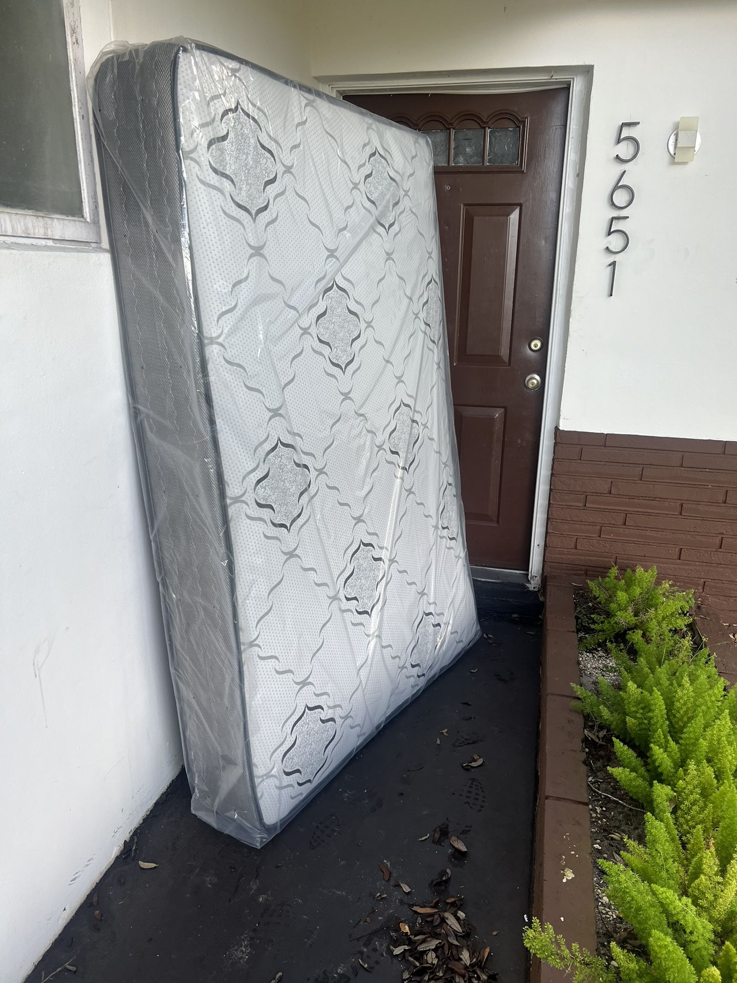 Mattresses: twin, full , queen regular , Colchon Nuevo Colchones plush or pillow top available cama bed mattress