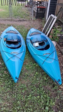 2 Lifetime Ridgeline 98 Sit-in kayaks with accessories