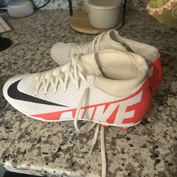 Nike Adult Zoom Vapor 15 Pro cleats