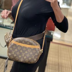 Authentic Louis Vuitton cross body