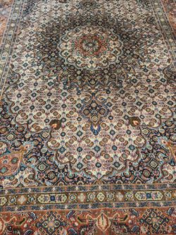 Authentic Hand-Knotted Persian Rug (7'×10').Traditional Medallion Area Rug.