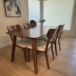 Dinning Table With Chairs 