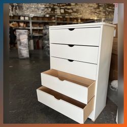 Dresser/ Five drawers dresser