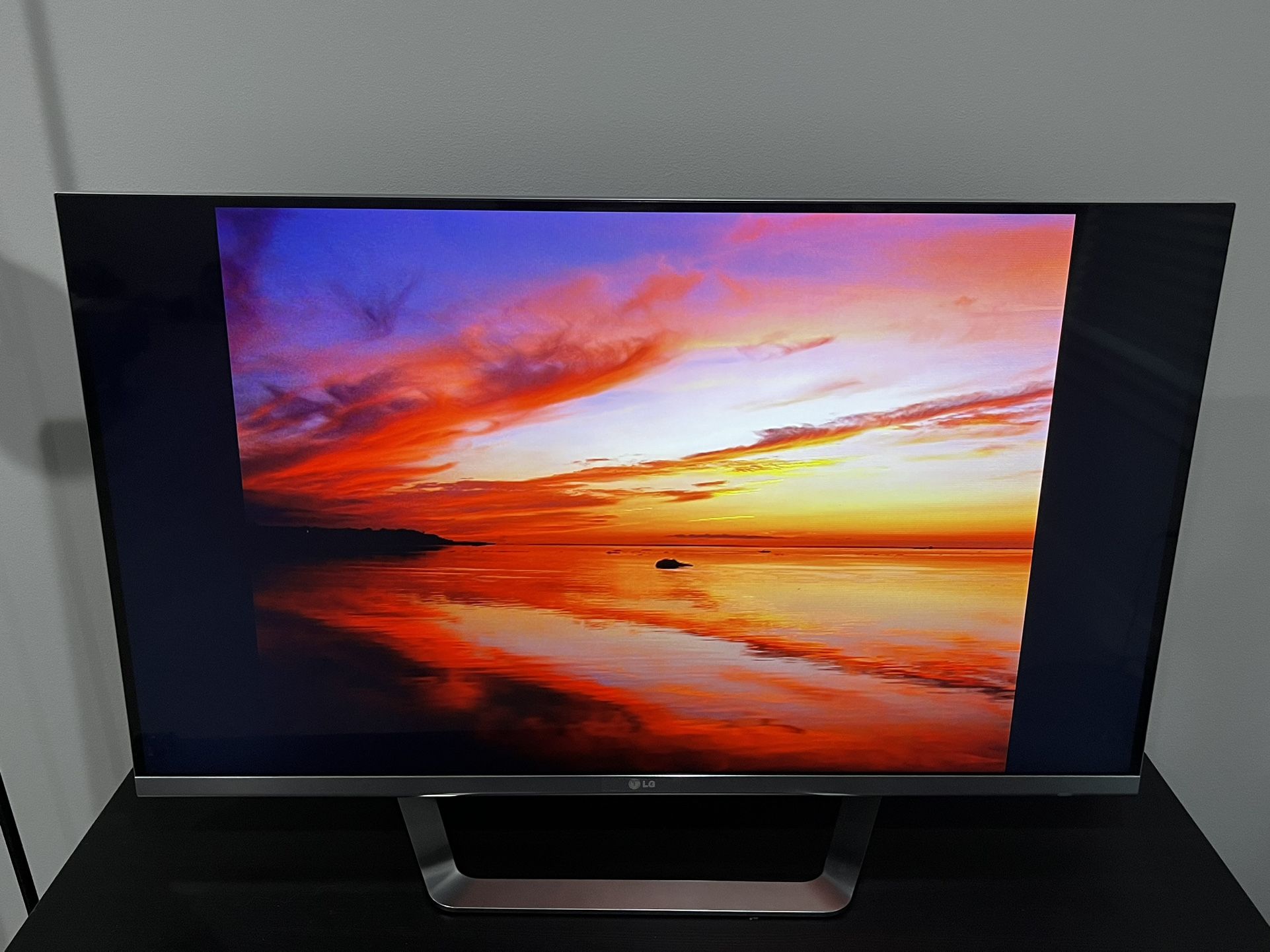 LG Smart 3D TV - 47 Inch