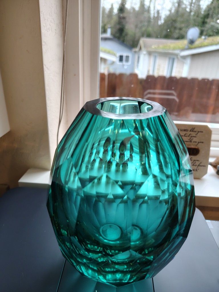 Beautiful Emerald Green Heavy Glass Faceted