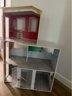 Rainbow High 3-Story Townhouse – Wooden Doll House Playset with Furniture for Fashion Dolls