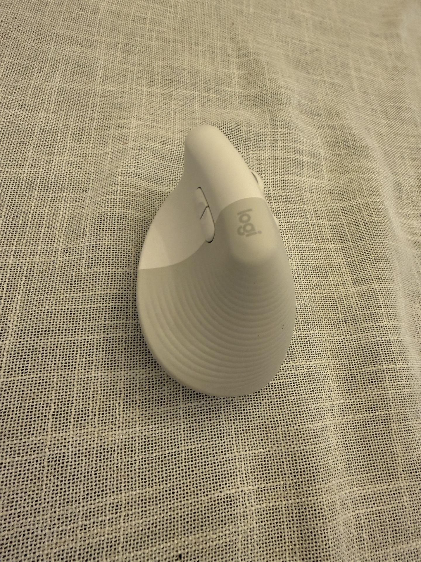 Logitech Lift Vertical Bluetooth Mouse